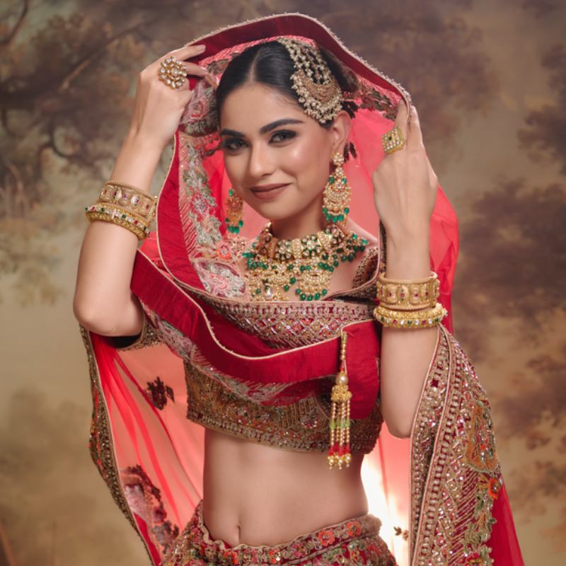 How to Look Natural in Your Wedding Photos